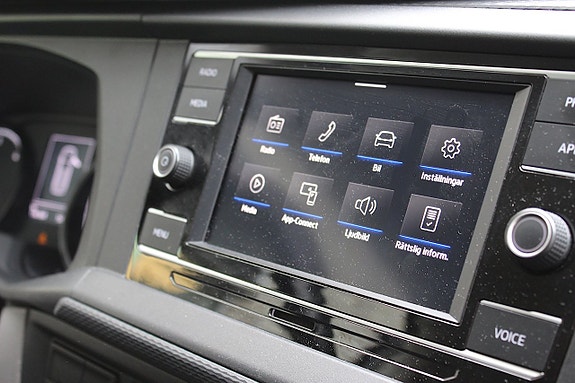Volkswagen Caravelle 17 of 18