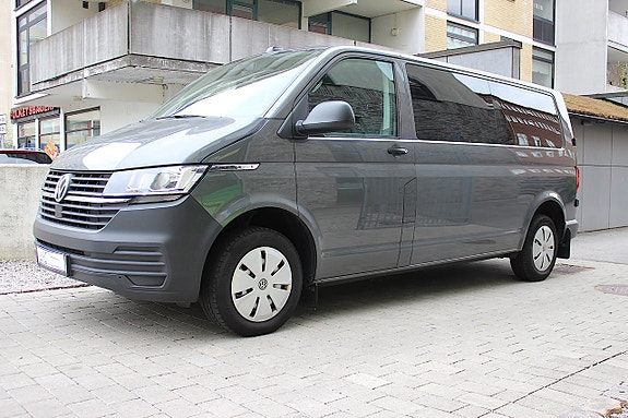 Volkswagen Caravelle 9 of 18