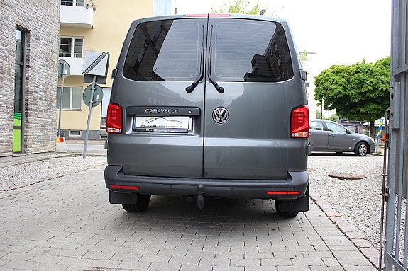 Volkswagen Caravelle 12 of 18