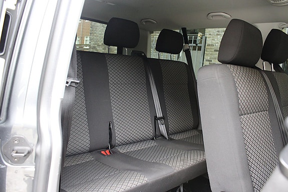 Volkswagen Caravelle 14 of 18
