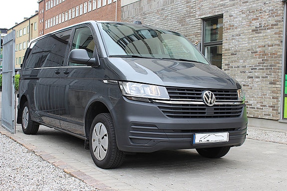 Volkswagen Caravelle 6 of 18
