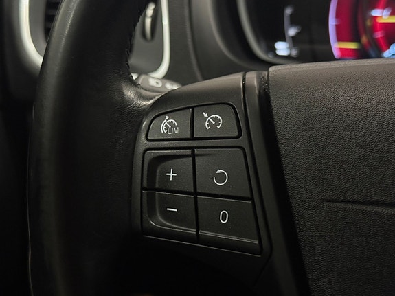 Volvo V40 Cross Country 21 of 22