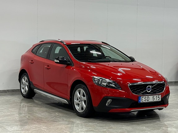 Volvo V40 Cross Country 2 of 22
