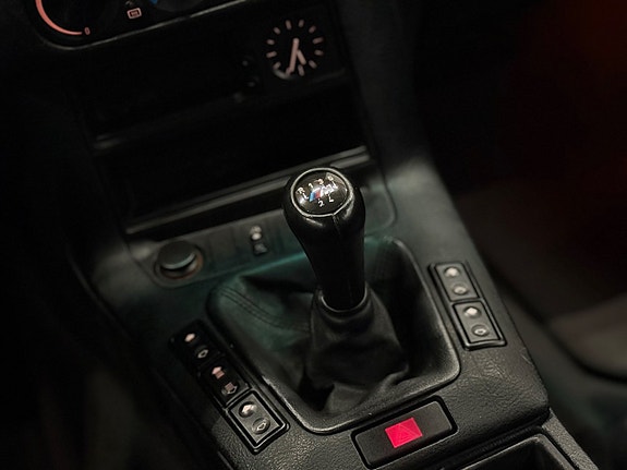 BMW 318i 19 of 21