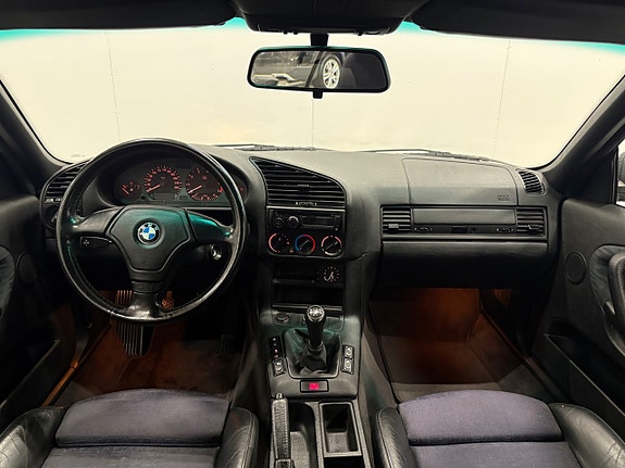BMW 318i 13 of 21