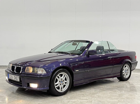 BMW 318i 2 of 5