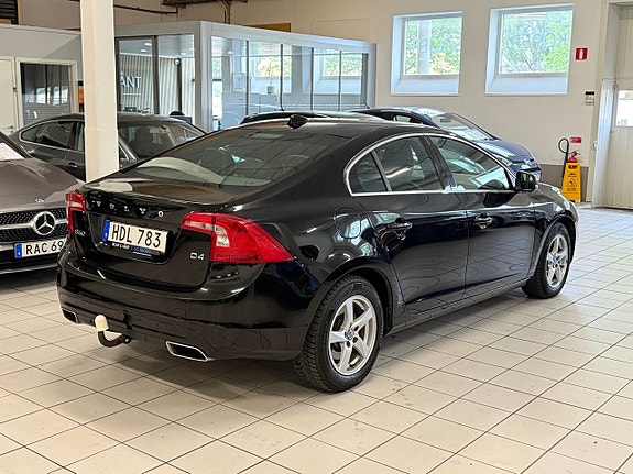 Volvo S60 3 of 5