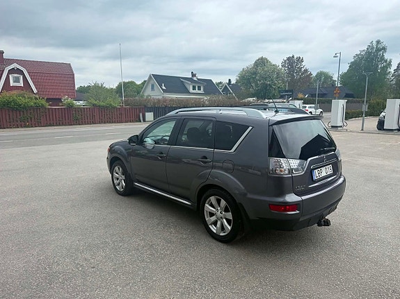 Mitsubishi Outlander 4 of 11