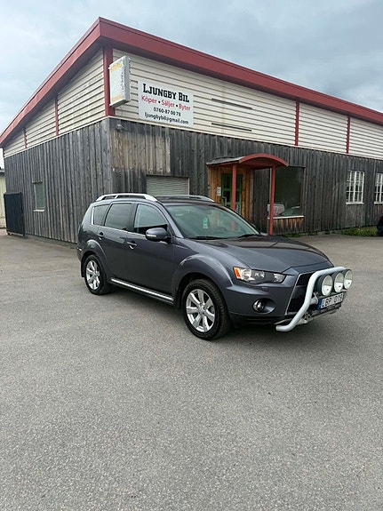Mitsubishi Outlander 2 of 11
