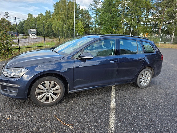 Volkswagen Golf VII 2 of 11