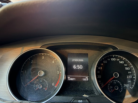 Volkswagen Golf VII 10 of 11