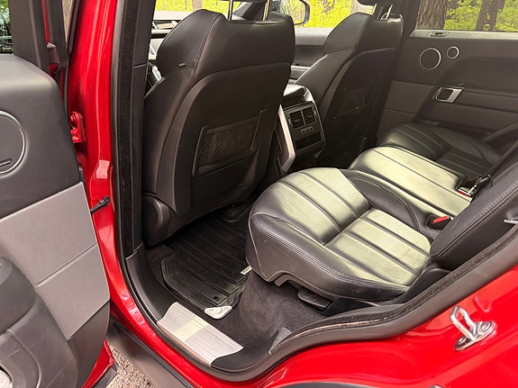 Land Rover Range Rover Sport 4 of 5