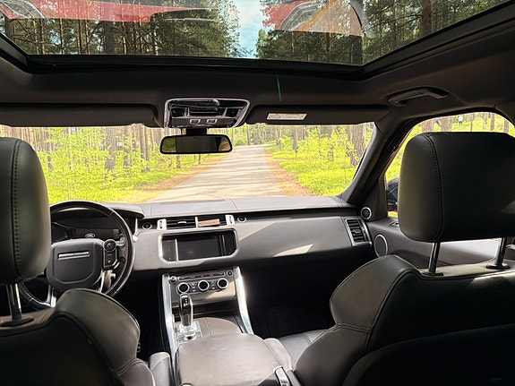Land Rover Range Rover Sport 2 of 5