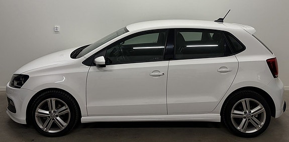Volkswagen Polo 2 of 5