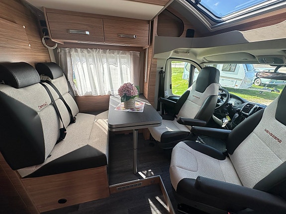 Weinsberg CaraSuite 650 MEG 140 Aut 8-steg Långbädd Edition Spicy Taksäng B-körkort NY! 7 of 30