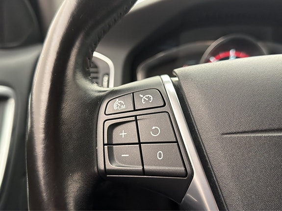 Volvo V60 Cross Country 15 of 30