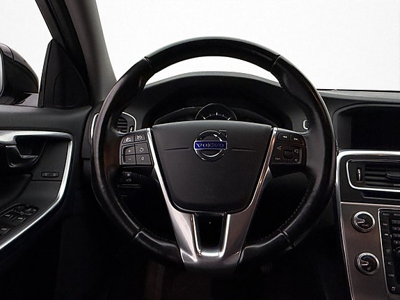 Volvo V60 Cross Country 13 of 30