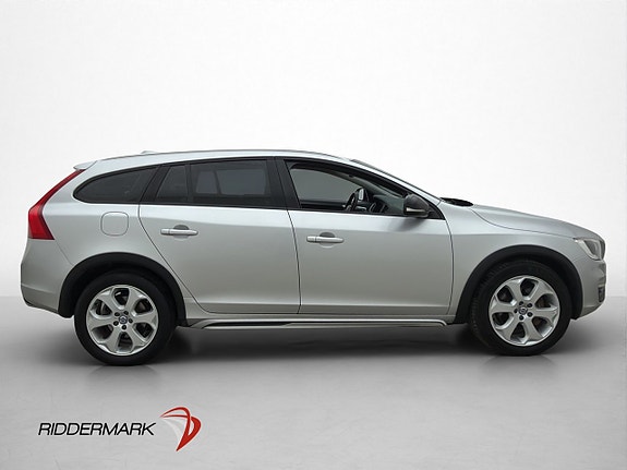 Volvo V60 Cross Country 9 of 30
