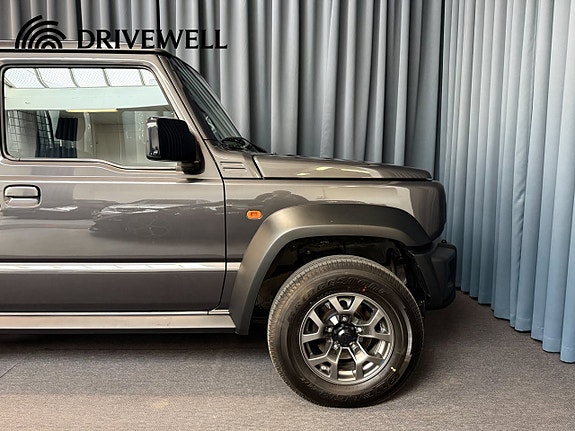 Suzuki Jimny 19 of 20