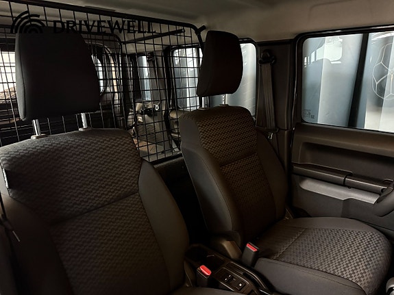 Suzuki Jimny 13 of 20