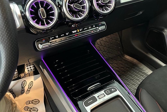Mercedes-Benz GLB220 d 12 of 14
