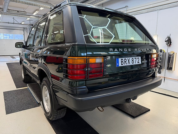 Land Rover Range Rover 2 of 5