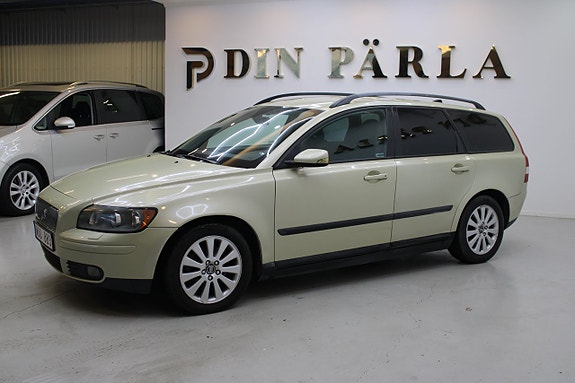 Volvo V50 2 of 5