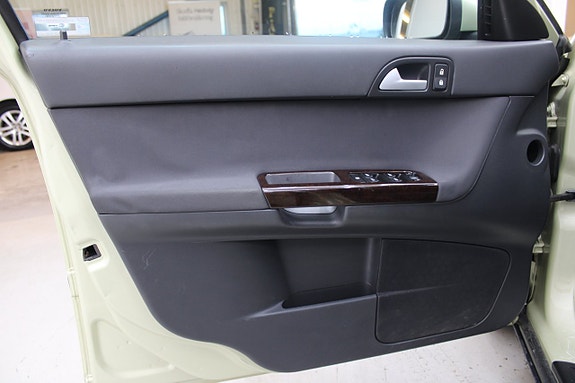 Volvo V50 7 of 11