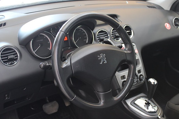 Peugeot 308 SW 12 of 12