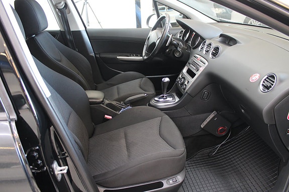Peugeot 308 SW 8 of 12