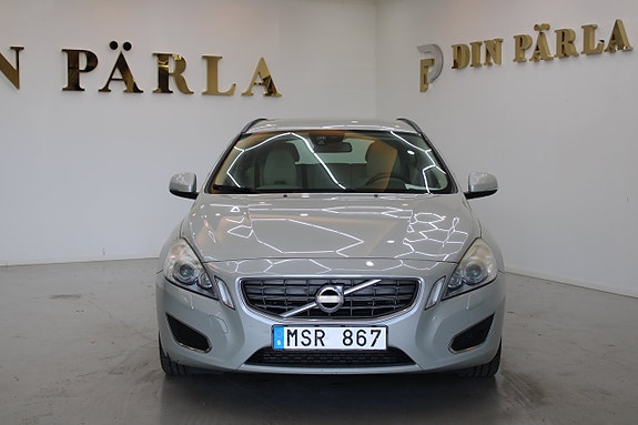 Volvo V60 2 of 12