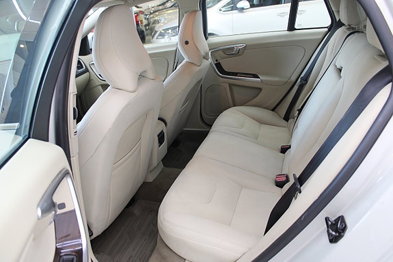 Volvo V60 9 of 12