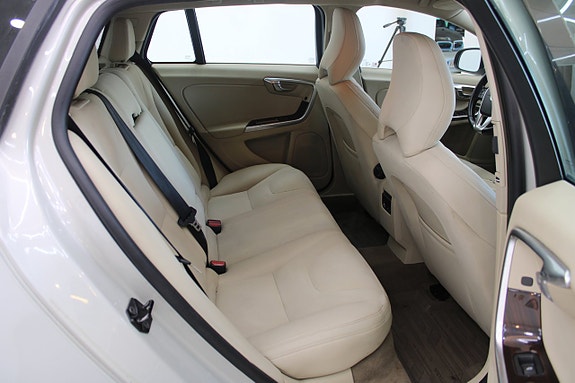 Volvo V60 10 of 12