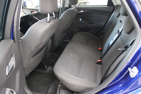 Ford Focus 9 of 13