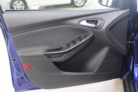 Ford Focus 7 of 13