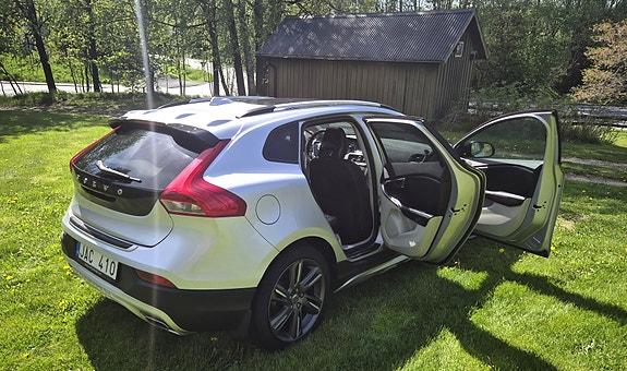 Volvo V40 Cross Country 5 of 5