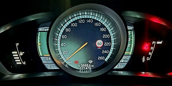 Volvo V40 Cross Country 14 of 21