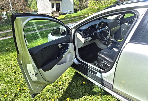 Volvo V40 Cross Country 6 of 21