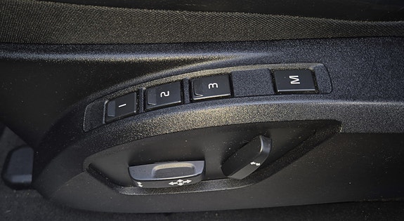Volvo V40 Cross Country 11 of 21
