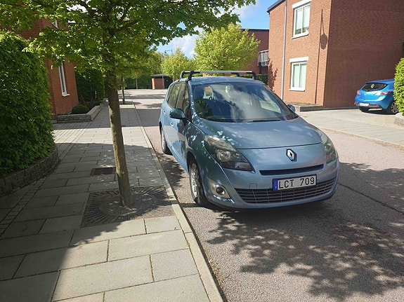 Renault Grand Scenic III 4 of 4