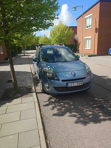 Renault Grand Scenic III 2 of 4