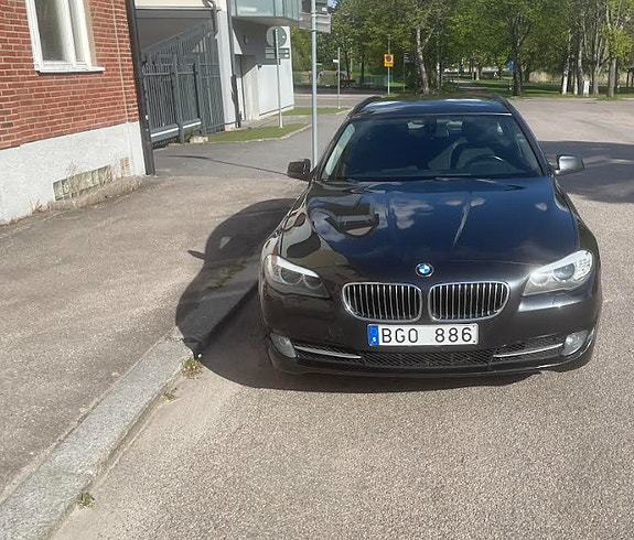 BMW 520d 2 of 3