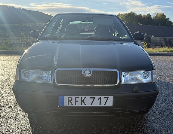 Skoda Octavia 2 of 5