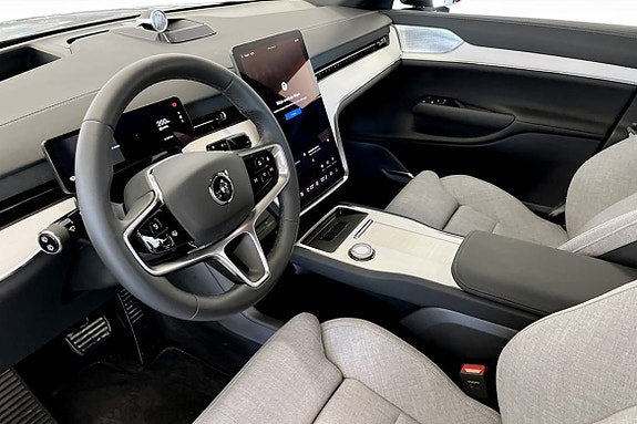 Volvo EX90 5 of 9