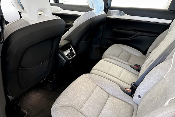 Volvo EX90 8 of 9