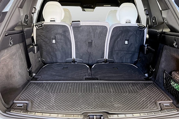 Volvo EX90 9 of 9