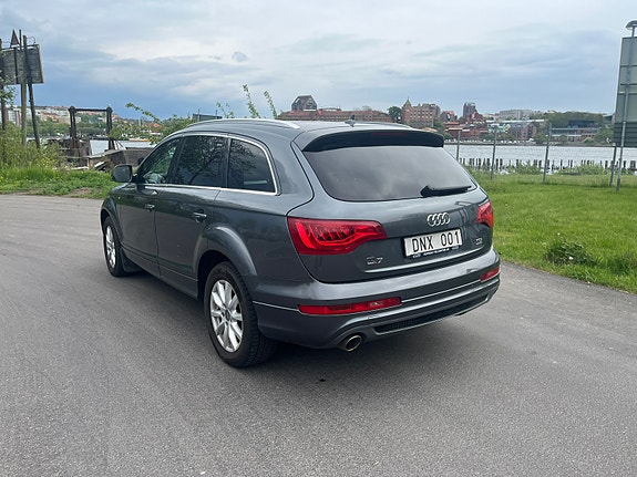 Audi Q7 4 of 23