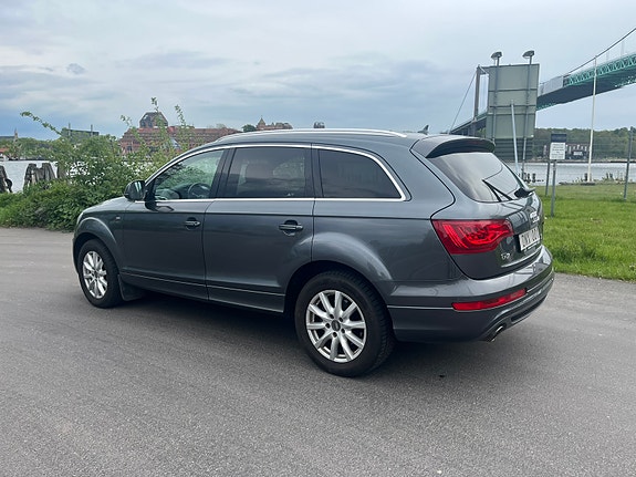 Audi Q7 3 of 23