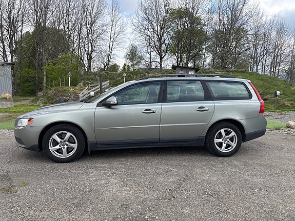 Volvo V70 11 of 12