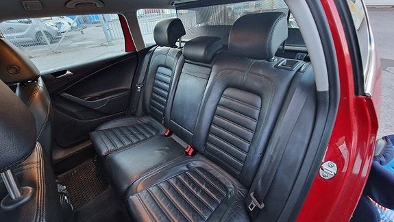 Volkswagen Passat 4 of 5